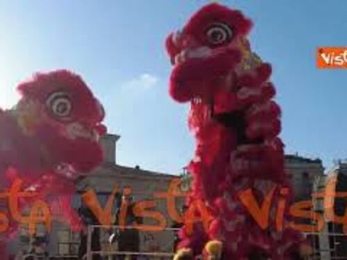 La danza del leone del Capodanno cinese 2025 a Milano