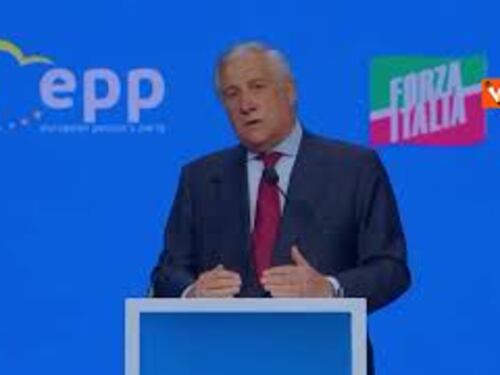 Tajani conclude il suo intervento al Congresso Ppe di Valencia con "Slava Ukraini"