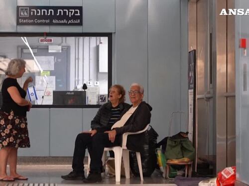 Israele, stazioni della metro e parcheggi sotterranei diventano rifugi