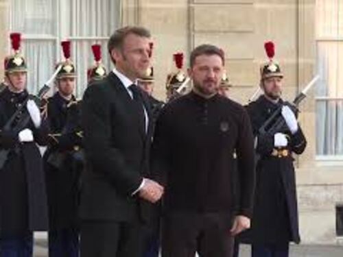 Zelensky a Parigi per riunione Paesi "Volenterosi", accolto da Macron all'Eliseo