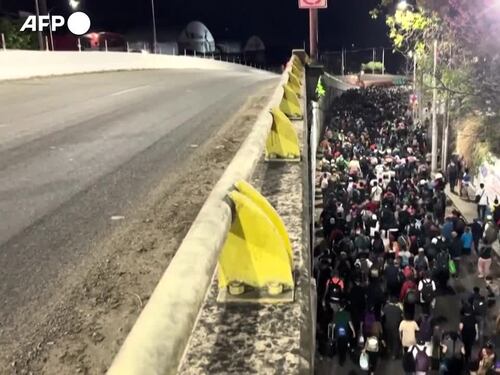 Messico, nuova carovana di migranti in cammino verso gli Usa