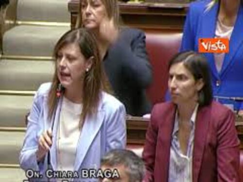 Approvazione separazione carriere, bagarre in Aula, Schlein riprende suoi deputati: 'Chiara fermali'