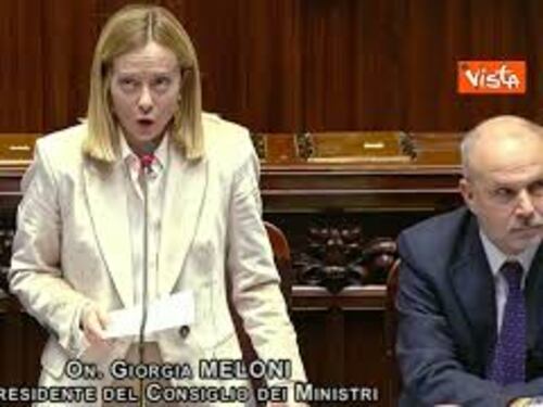 Meloni: "Dal M5s solo insulti, non ho tempo per la vostra lotta nel fango"