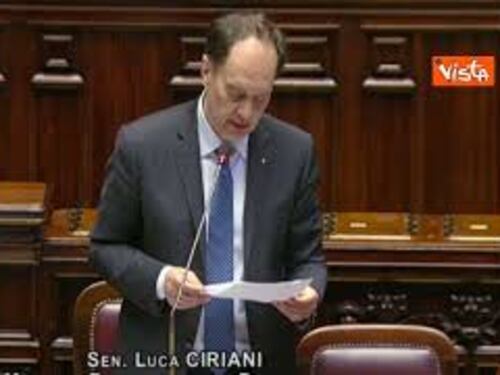 Migranti, Ciriani: "Impegno Governo è mantenere cpr adeguati e aumentare posti"