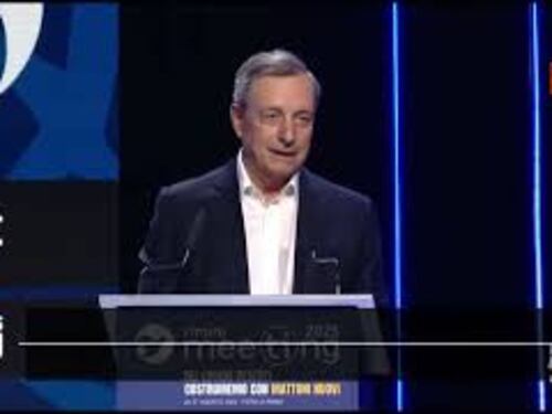 Draghi senza cravatta sul palco del Meeting di Rimini
