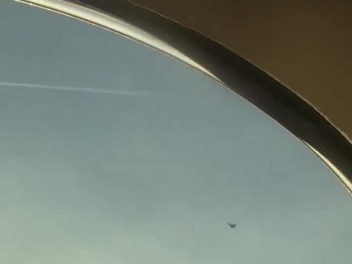 Gli Eurofighter di scorta al volo AA292 ripresi dall'aereo