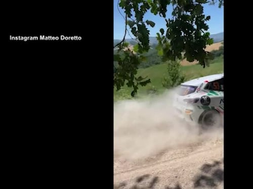 Lo schianto contro l'albero: il pilota 21enne muore nel rally