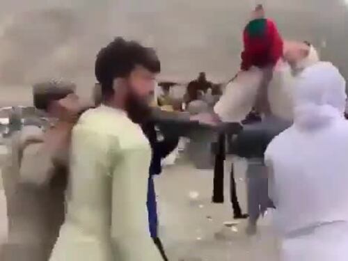 Terremoto in Afghanistan, soccorsi in azione per salvare i feriti