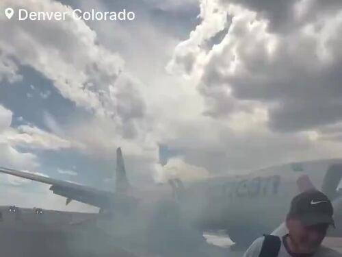 American Airlines, fiamme sul Boeing: passeggeri evacuati con gli scivoli