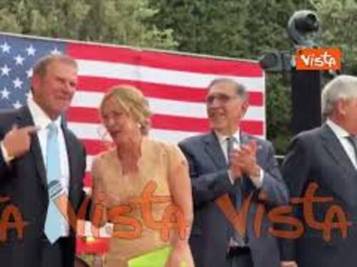 Tacchi alti e intrecci, ecco le scarpe indossate dalla premier Meloni alla festa del 4 Luglio