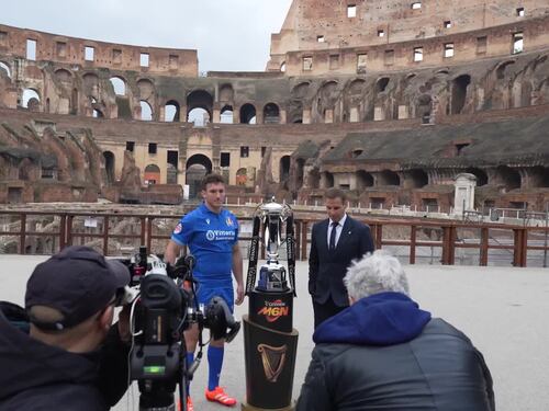 Rugbisti come gladiatori: il Guinness Sei Nazioni parte dal Colosseo