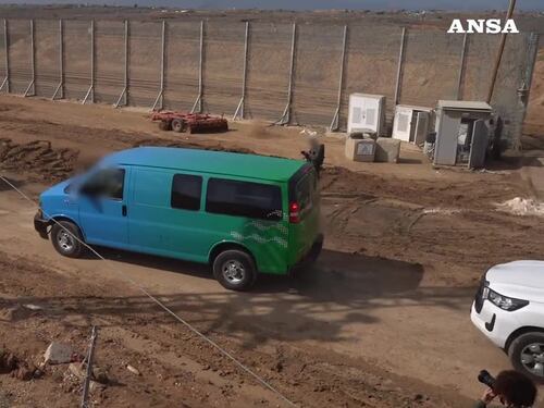 Le quattro soldatesse liberate arrivano in Israele