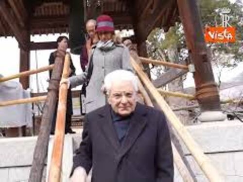 Mattarella visita il Tempio Kinkaku-ji a Kyoto