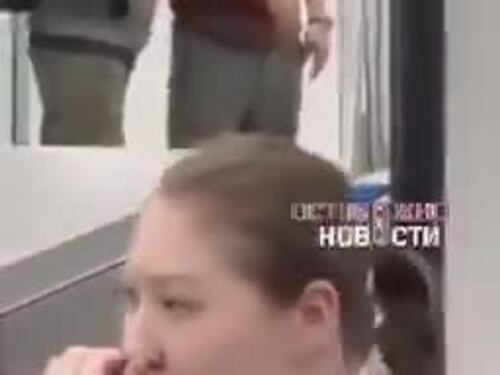 Così l'ex pugile ha disarmato un criminale in aeroporto, salvando una 21enne: il video