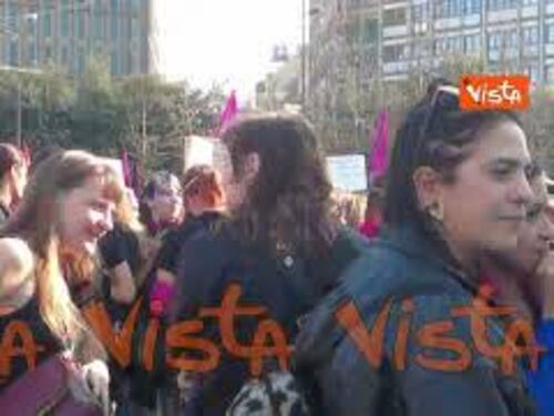 8 Marzo, la manifestazione transfemminista di "Non una di meno" a Milano