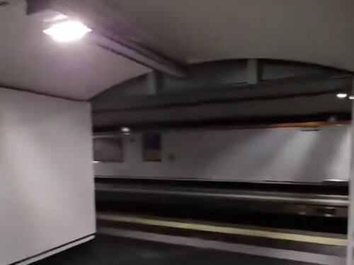 Il maxi black-out ferma metro e treni in Spagna: le immagini