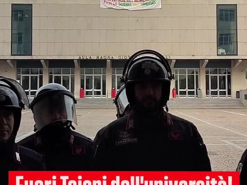 Antagonisti al Politecnico protestano contro il ministro Tajani