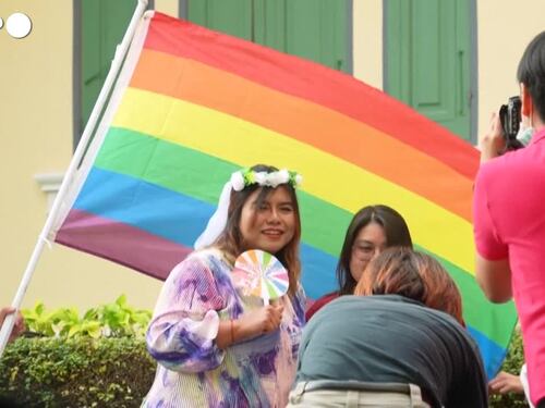Thailandia, in vigore la legge sui matrimoni Lgbtq+: celebrati i primi "si'"