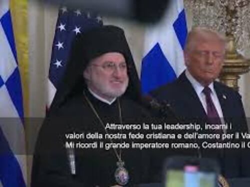 L'arcivescovo greco-ortodosso Usa dona Santa Croce a Trump: Ricordi Costantino il Grande