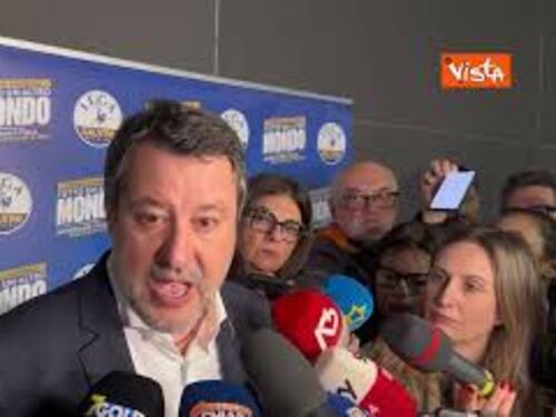 Salvini: "Se l'Europa è rappresentata dalla Von der Leyen e da Macron è morta"