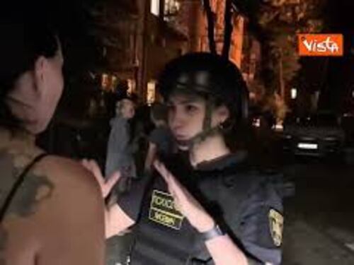 Guerra in Ucraina, la Russia colpisce nella notte Odessa e Kharkiv, incendi e distruzioni