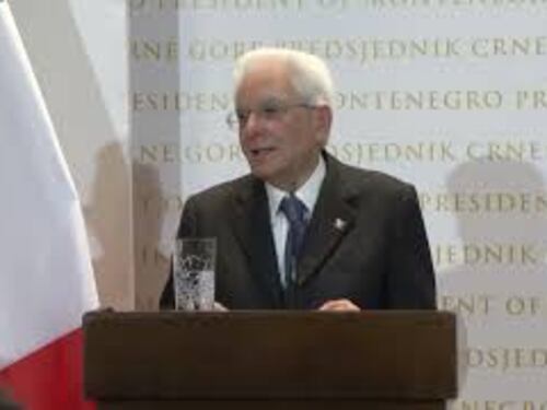 Mattarella: "In Ucraina serve una pace giusta, non fittizia o fragile"
