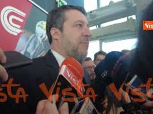 Salvini: Zelensky, Putin e Trump chiedono la pace invece Macron parla di guerra, ragionamento folle