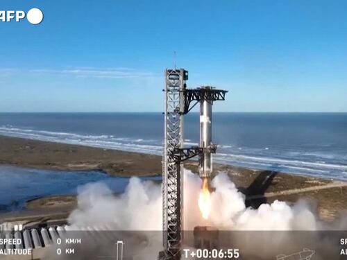 SpaceX, la capsula esplode dopo il decollo