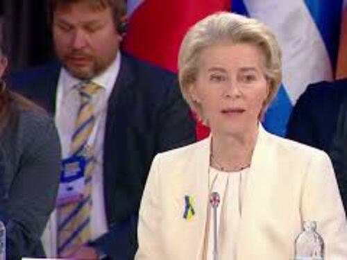 Von der Leyen: Aumenteremo sanzioni contro Russia e forniremo garanzie di sicurezza sostenute da USA