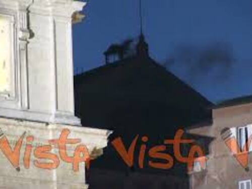 Conclave 2025, prima fumata nera, ancora nessun Papa eletto