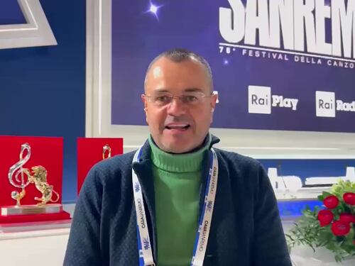 Sanremo tra super ospiti e duetti inediti. Cosa aspettarsi dalla serata delle cover
