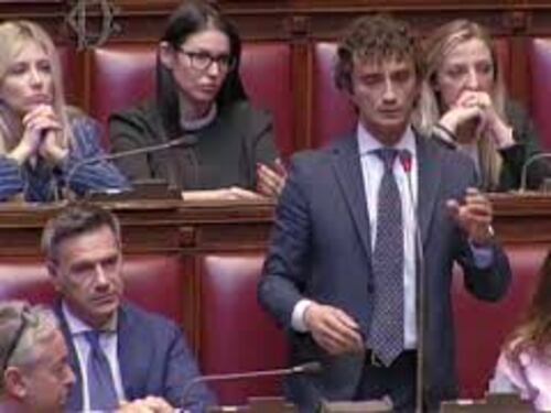 Scintille in Aula su Delmastro, botta e risposta tra vicepresidente Mulè e Bignami (FdI)