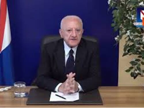 De Luca: Vicenda Ricci? Gliel'ha prescritto il medico di candidarsi alle regionali?