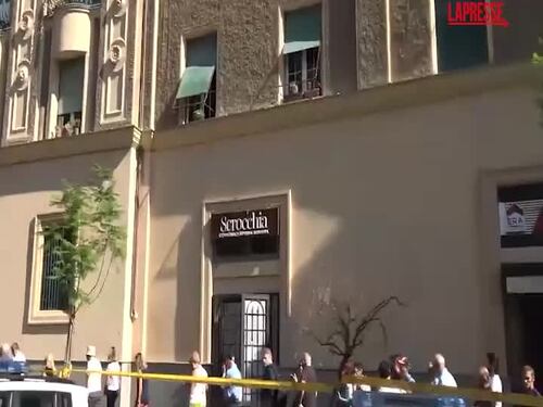 Pippo Baudo, la lunga coda alla camera ardente al Teatro delle Vittorie