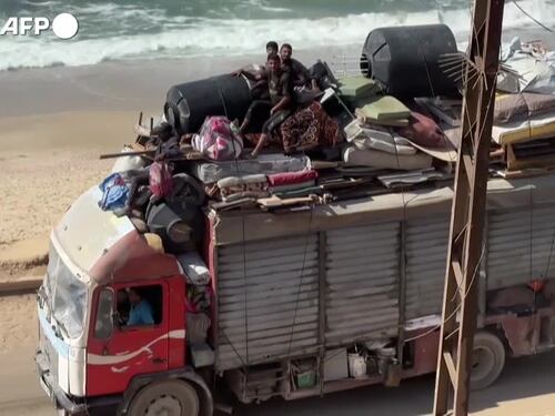 Gaza, continua l'esodo dei palestinesi verso il sud della Striscia