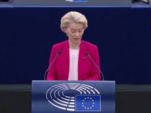 Von der Leyen cita De Gasperi: "Difesa comune per scoraggiare attacchi contro un'Europa unita"