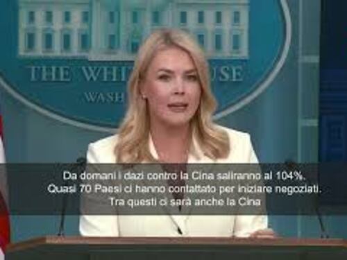 Karoline Leavitt (Casa Bianca): “Da domani dazi del 104% alla Cina”