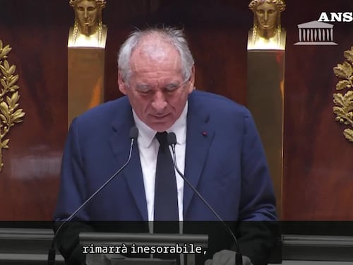 Bayrou: "Potete rovesciare e far cadere il governo, non cancellare la realtà"