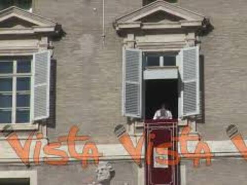 Papa Francesco: "Quanto è disumana la guerra che spezza il cuore alle mamme"