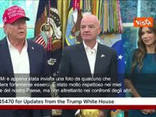 Trump con Infantino mostra foto di Putin: So che ai Mondiali vorrebbe esserci anche lui