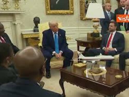 Musk fissa Presidente Sudafrica nello Studio Ovale mentre Trump lo attacca su "genocidio bianchi"