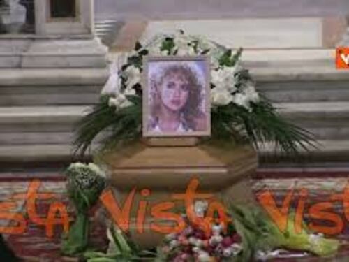 Funerale di Eleonora Giorgi, il feretro nella Chiesa degli Artisti a Roma