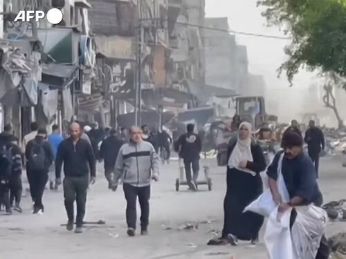 Tregua Israele-Hamas, a Gaza City si ripuliscono le strade