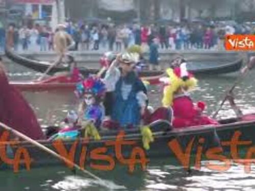 In Gondola in Darsena a Milano per il Carnevale