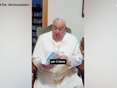 Prima volta del Papa su TikTok per presentare il libro "Spera"