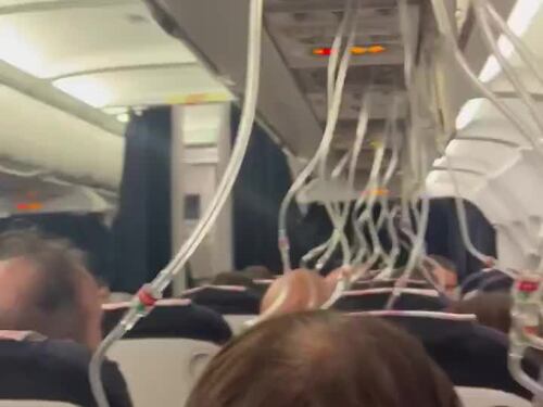 Air France, maschere per l'ossigeno a bordo del volo per Barcellona