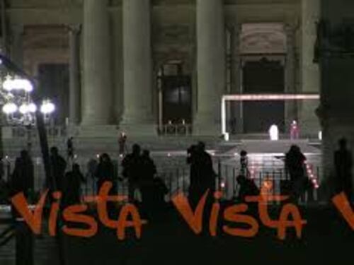 Ecco la Via Crucis di Papa Francesco in una Piazza San Pietro deserta a causa del covid nel 2020