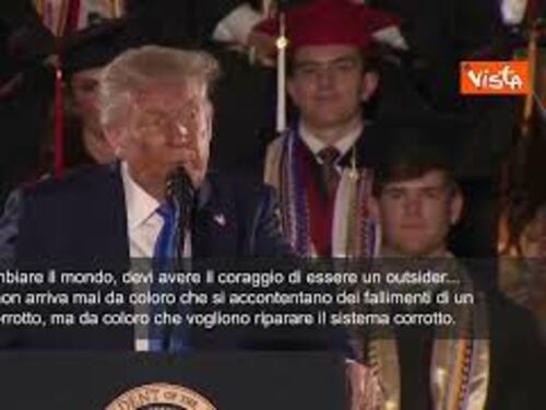 Trump a universitari Alabama: Se vuoi cambiare mondo, devi avere coraggio di essere un outsider