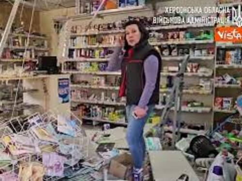 Attacco russo a Kherson, le macerie e i soccorsi