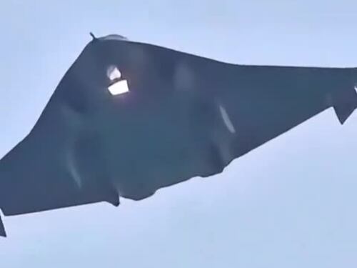 Il nuovo video del misterioso jet cinese J-36 in volo